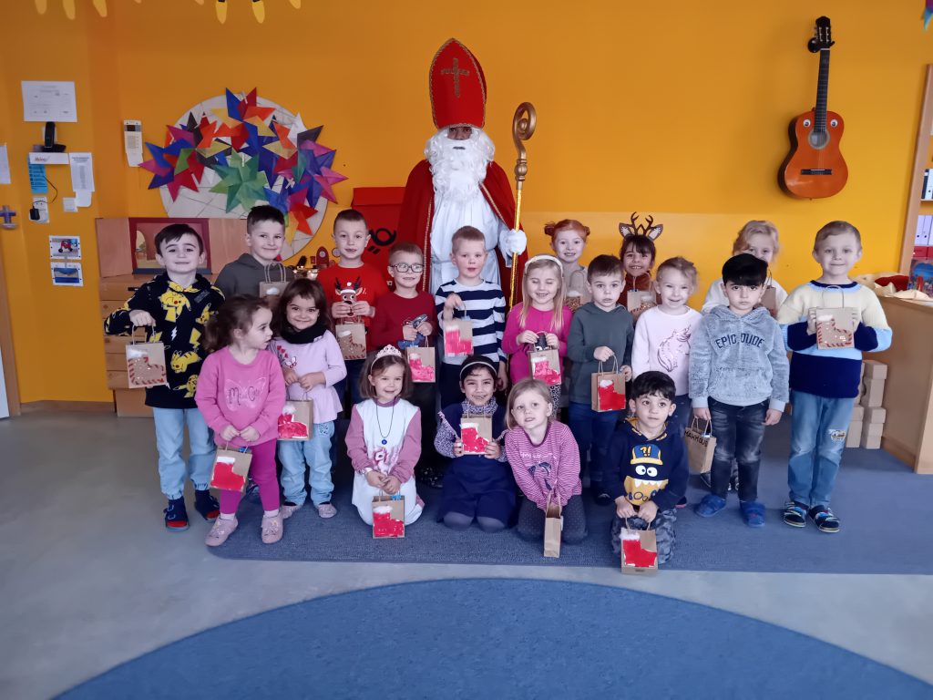 Bischof Nikolaus besuchte uns im Kindergarten.