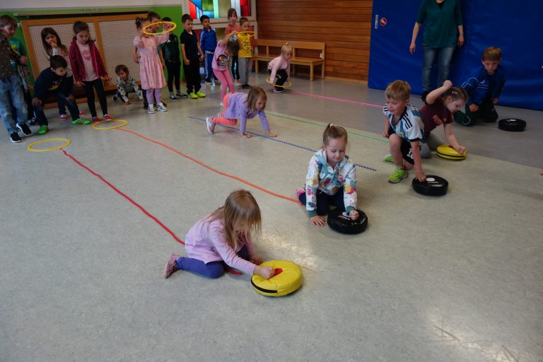 Selbstverteidigungskurs für die Kindergartenkinder mit dem Thema "Respekt gegenüber Anderen". Vielen dank an die Kampfsportschule Geiger für dieses tolle Projekt.