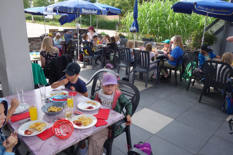 Mittagessen beim Hollyfood