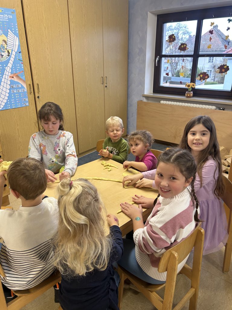 Spiel und Spaß in der Igelgruppe.