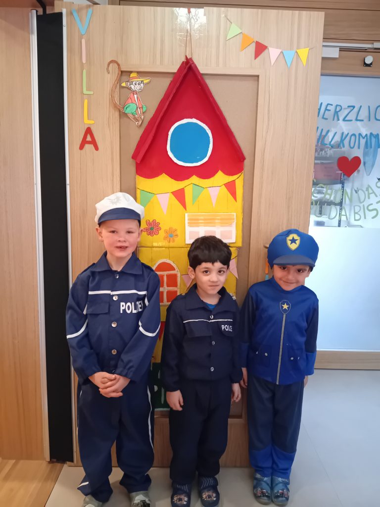 Die Polizisten der Mäusegruppe ( Pippi Fasching )
