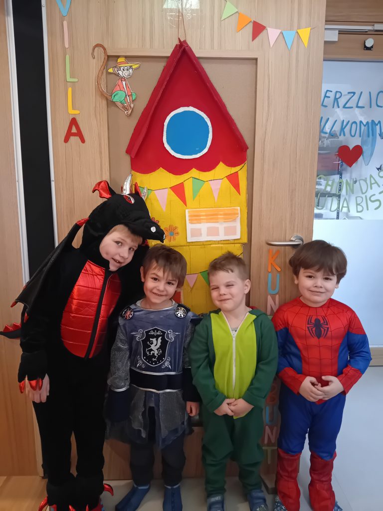 Drache, Ritter, Krokodil, Spiderman ( Pippi Fasching)