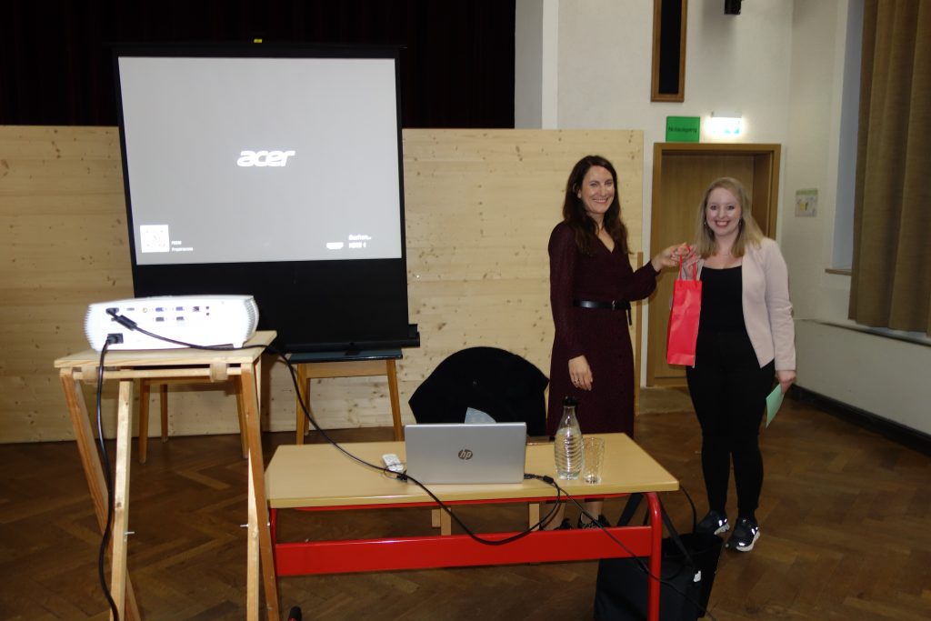 Elternabend "Kindernotfälle"von Fr. Dr. Schwindler (Kinderärztin)